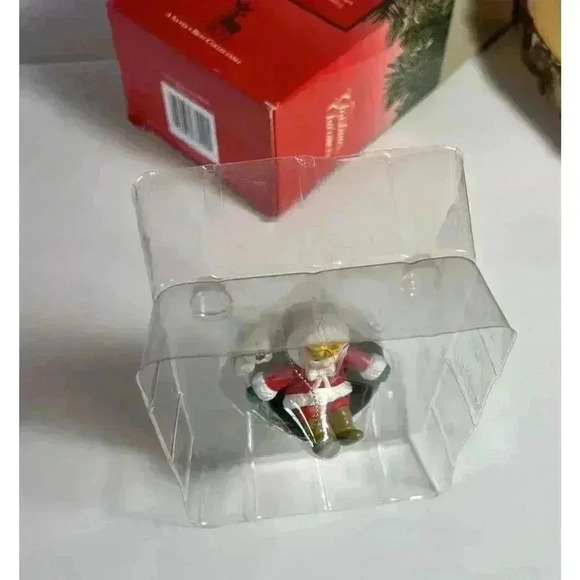 Christmas Charmers “ Tagging Along” Ornament- New In Open Box 1991 - Picture 3 of 9